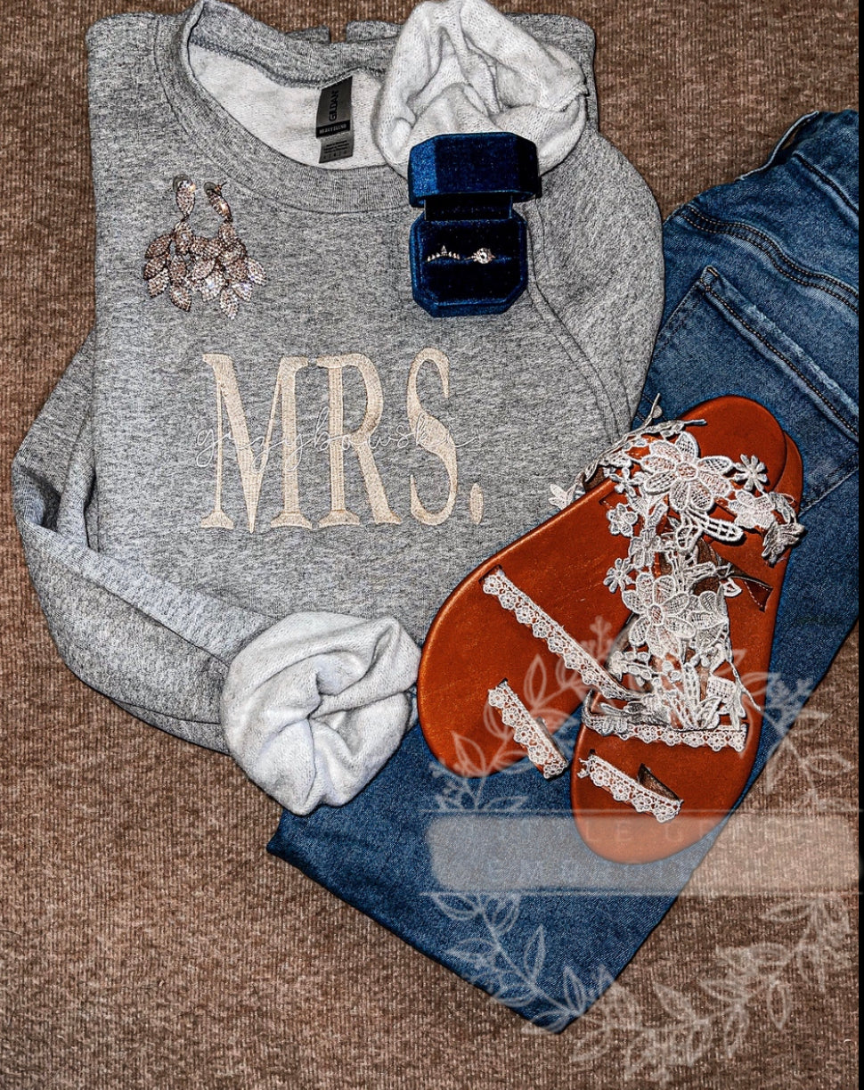 Mrs. 💍 - Crewneck